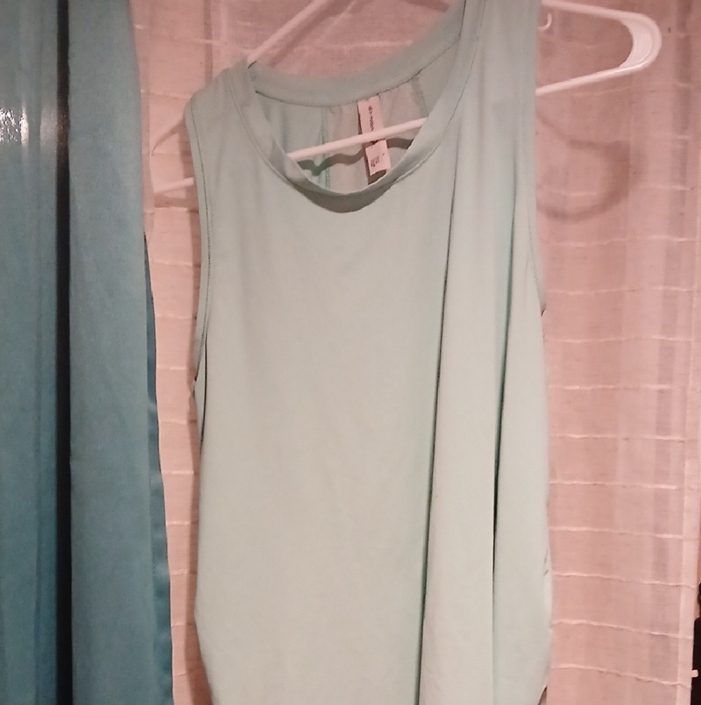 All in Motion Light Mint Tank Top Lightweight Scoop Neck
